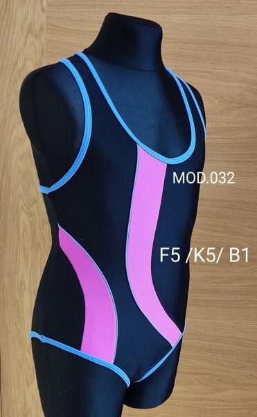 Kopējais meiteņu sporta peldkostīms Zalewski F5/K5/B1 izm.122