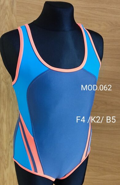 Kopējais meiteņu sporta peldkostīms Zalewski F4/K2/B5 izm.128