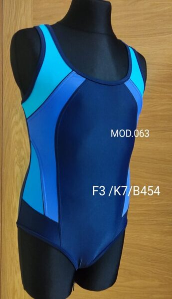 Kopējais meiteņu sporta peldkostīms Zalewski F3/K7/B454 izm.134; 140
