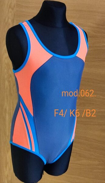 Kopējais meiteņu sporta peldkostīms Zalewski F4/K6/B2 izm.134