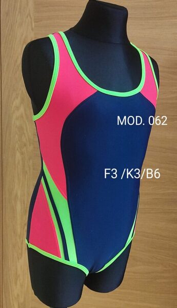 Kopējais meiteņu sporta peldkostīms Zalewski F3/K3/B6 izm.134