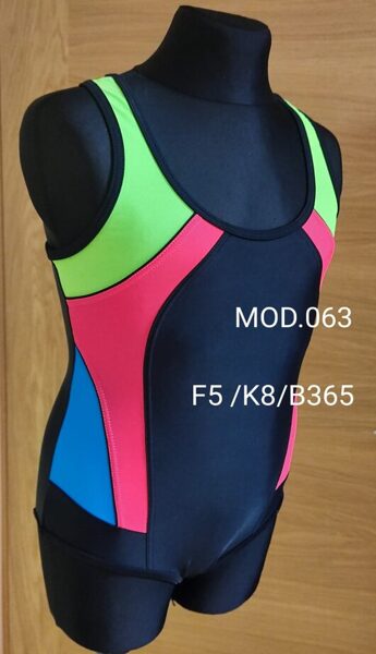 Kopējais meiteņu sporta peldkostīms Zalewski F5/K8/B365 izm.140; 146