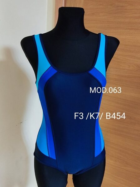 Kopējais meiteņu sporta peldkostīms Zalewski F3/K7/B454 izm.152